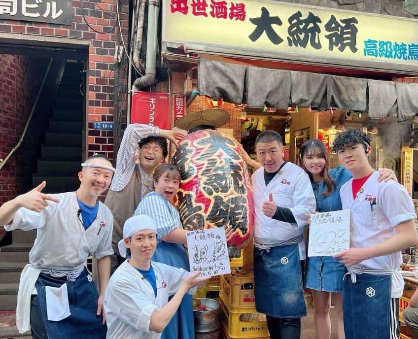 有電視節目上門採訪最低評價串燒店。(圖/翻攝自出世酒場 大統領IG)