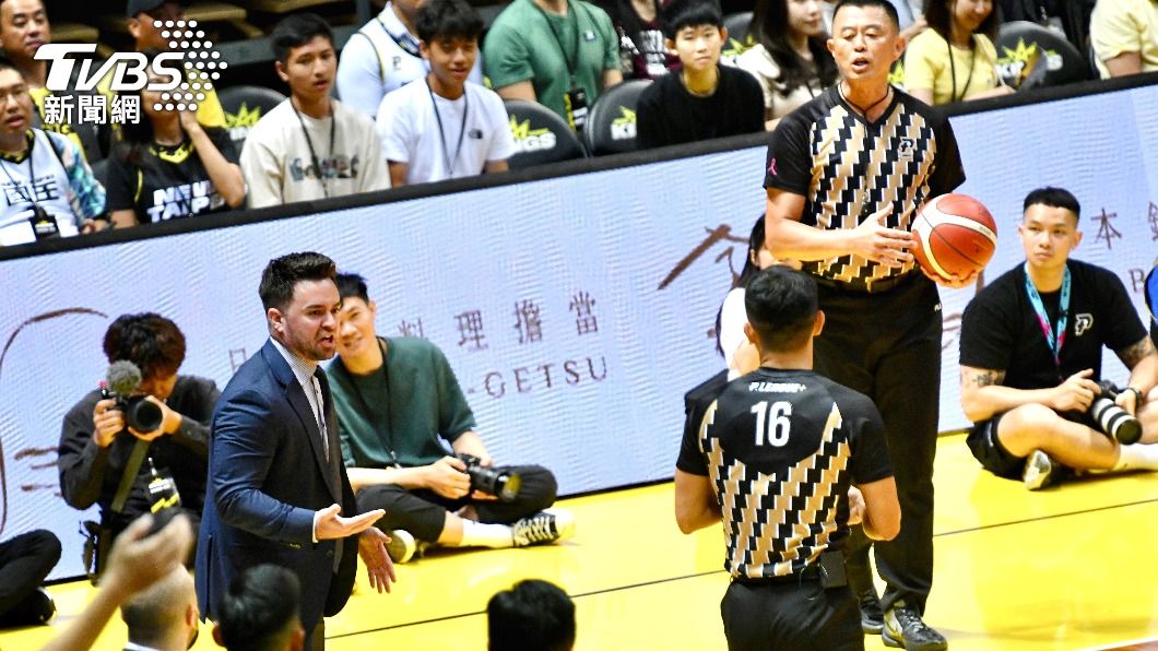 聽牌之戰,雙方求勝企圖心都很強烈。(圖/胡瑞麒攝)