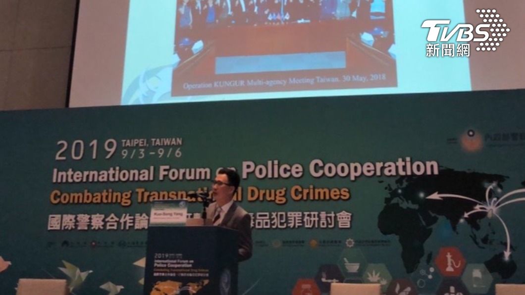 刑事局國際科隊長楊國松分享跨境犯罪案例。(圖/TVBS)