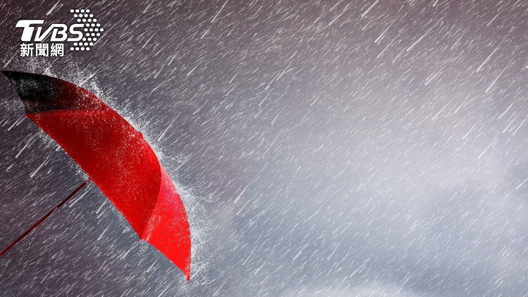 快訊／下班當心！鋒面雨彈開轟「12縣市大雨特報」警戒區出爐