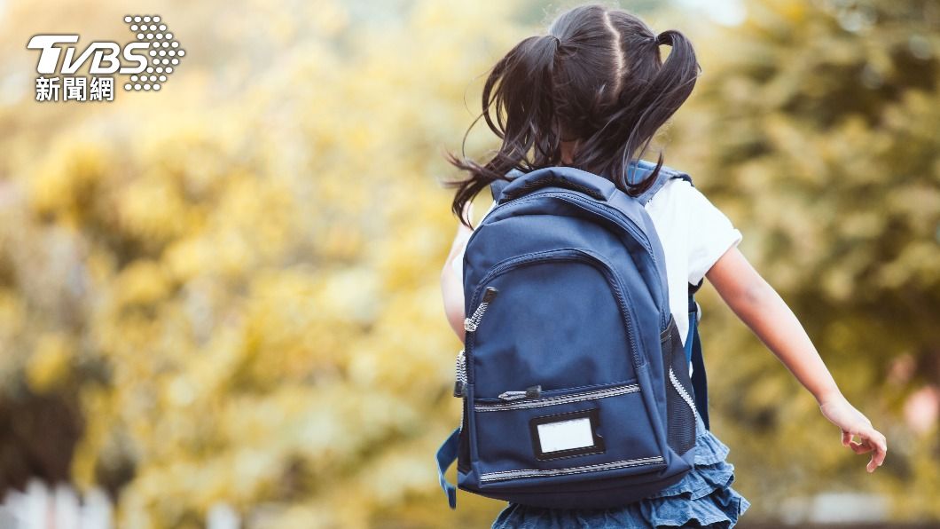爸爸姓關給女兒取名字。（示意圖／shutterstock達志影像）
