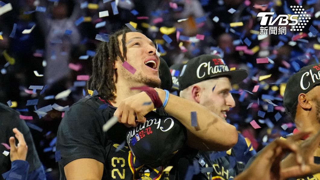 當年灌籃大賽靠優異身體素質一戰成名的高登(Aaron Gordon)來到金塊後打法逐漸成熟,是穩定先發的大前鋒,今年也初嘗冠軍滋味。(圖/達志影像路透社)