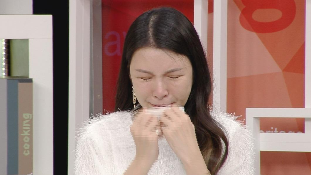 家暴父失智忘了她! 「國光女神」從小扛債養家淚:等不到他道歉