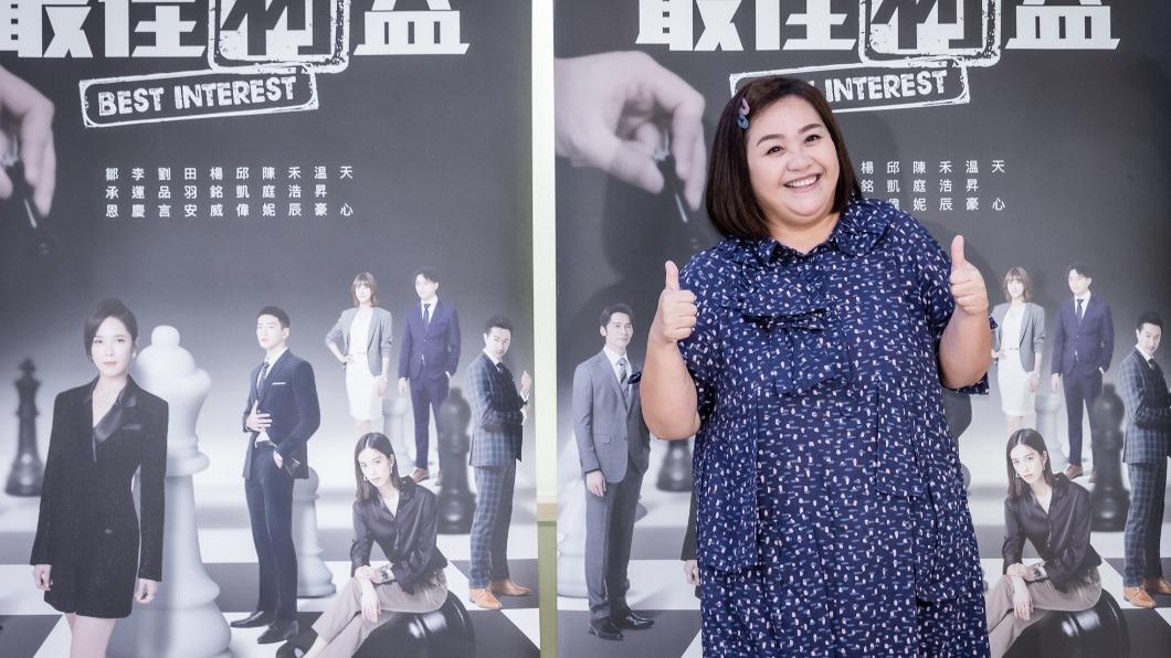 鍾欣凌在劇中冷血殺害小姑跟老公。（圖／齊石提供）