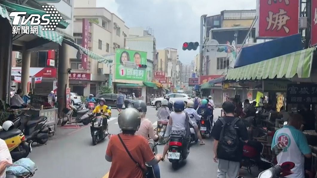 當地民眾比對,認為是使用過去的畫面穿插。(圖/TVBS)