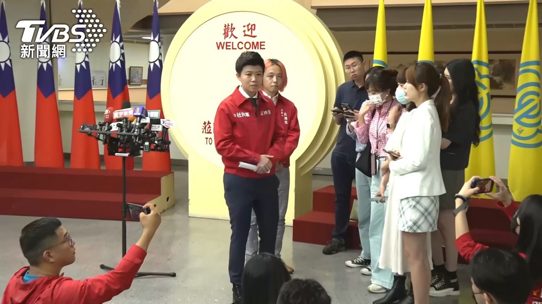 她不滿綠營「禮讓苗博雅」!周玉蔻:黨公職人員大頭病?