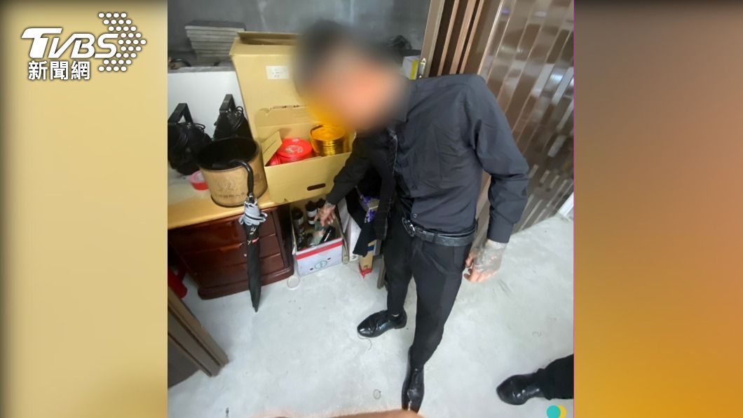 殯葬業者爭搶生意爆衝突。(圖/TVBS)