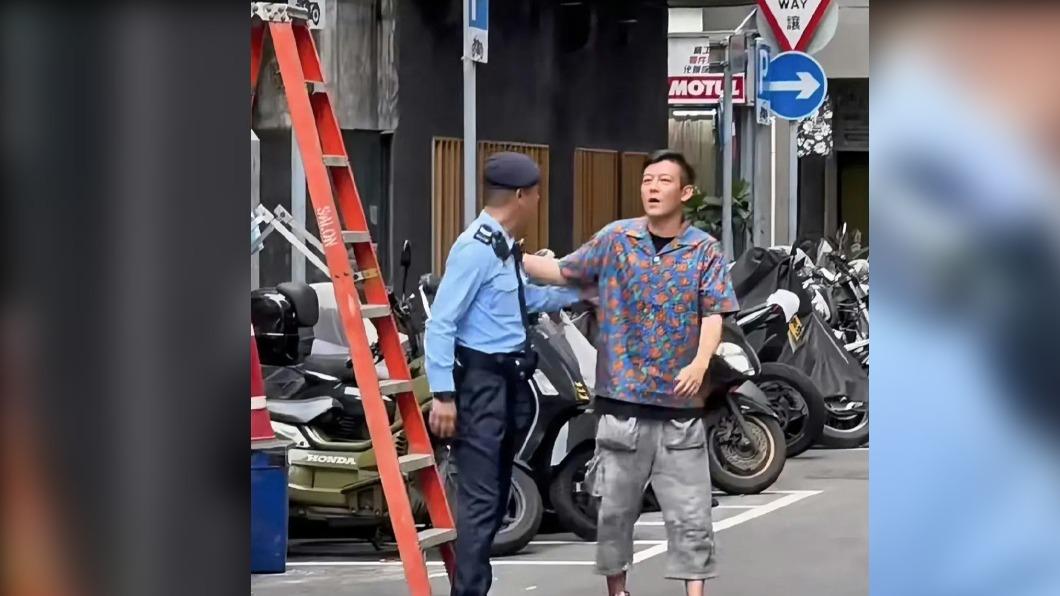 相遇畫面被網友捕獲。(圖/翻攝自微博)