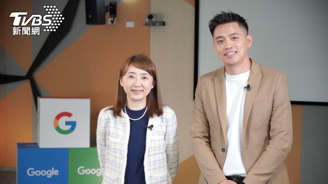 Tina接受《TVBS看世界》主持人彭志宇專訪。(圖/區國強攝)