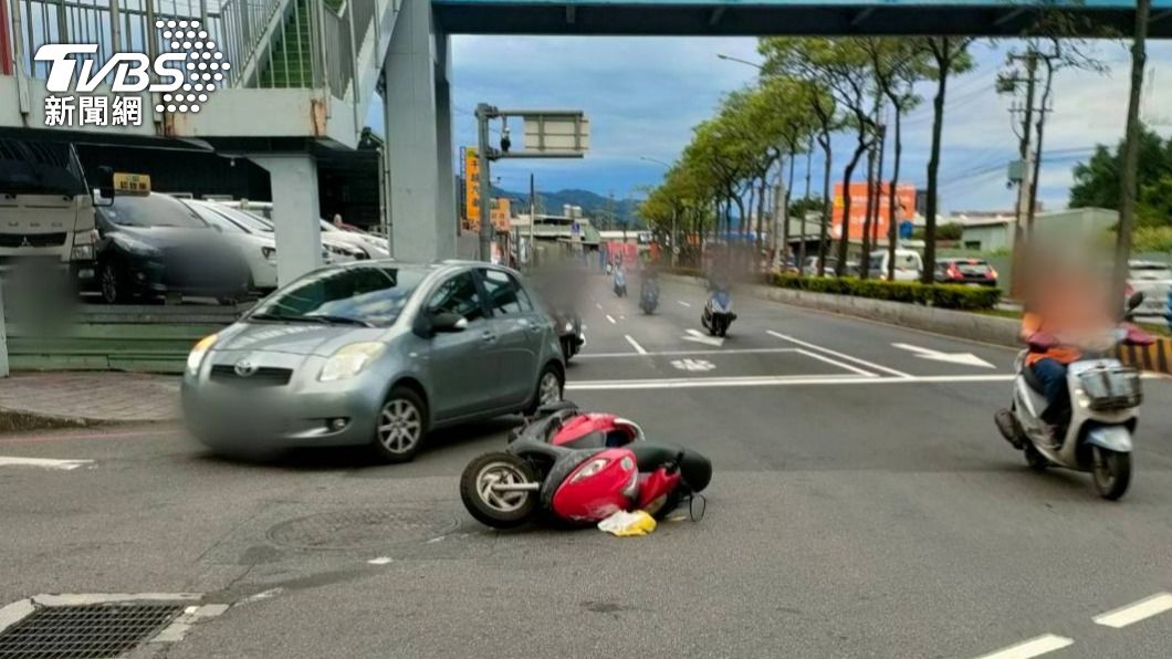 現場車道有規劃行進方向。（圖／TVBS）