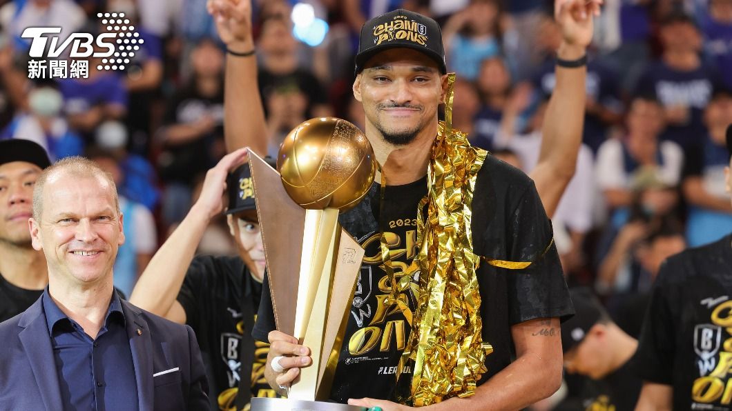 PLG/勇士強森獲選冠軍賽MVP 哽咽喊美夢成真