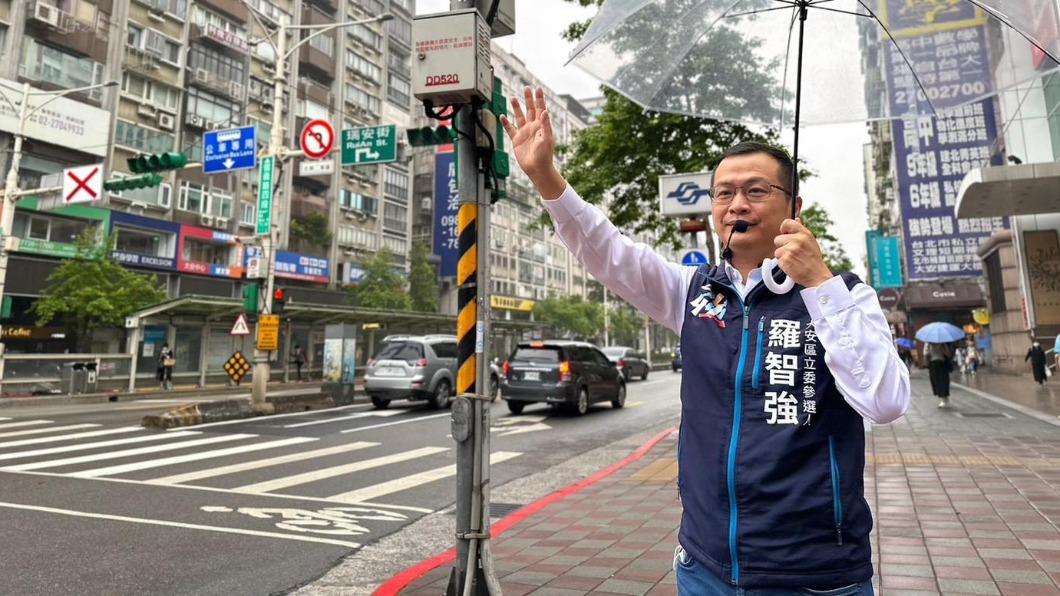 羅智強認為,只有政黨輪替救台灣,才是「首要問題」。(圖/翻攝自羅智強臉書)