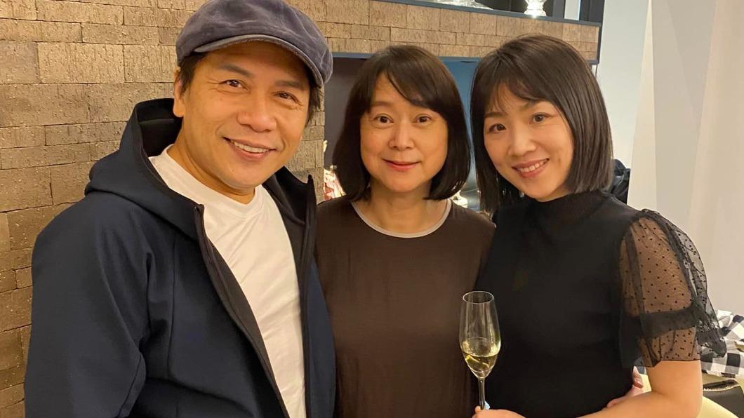 許傑輝妻子陳宛君(圖右)是音樂系校花。(圖/翻攝自王月臉書)