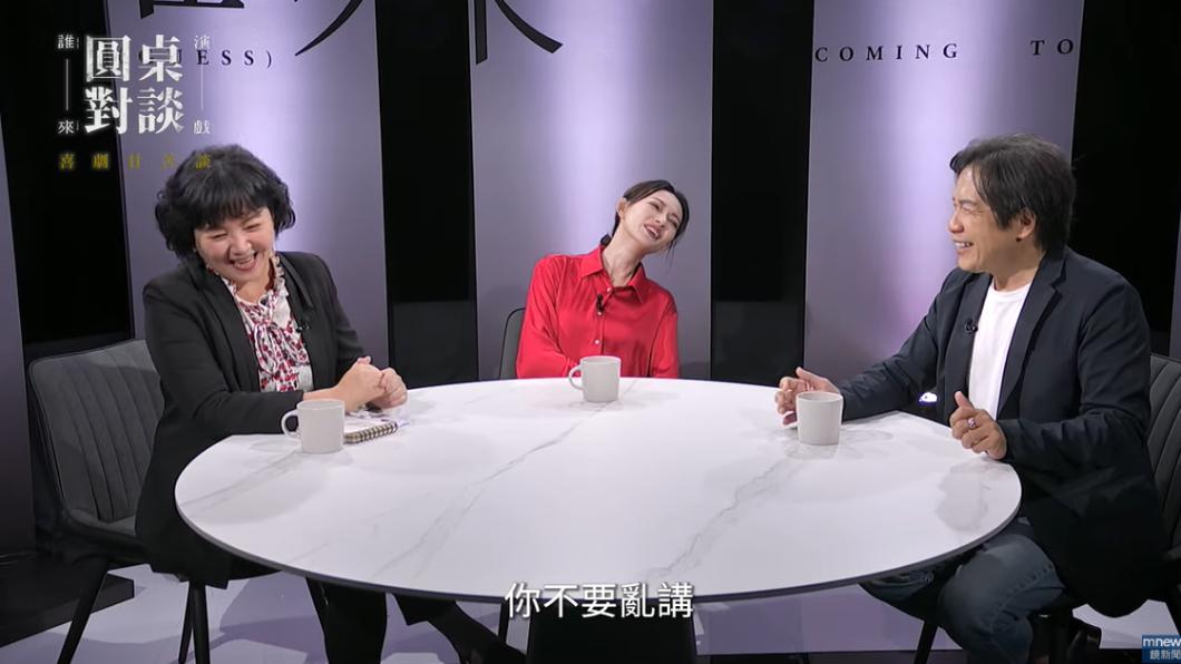 王琄聽完許傑輝說自己與鍾欣凌都是肥肉，兩方碰觸都沒差時，趕緊制止他「不要亂講」。（圖／翻攝自鏡新聞YT頻道）
