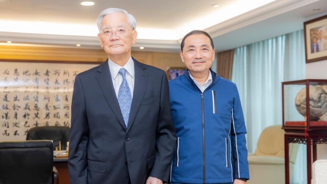 連戰父子力挺侯友宜。(圖/翻攝自侯友宜臉書)
