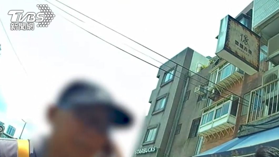 警方到場後,張男遲遲不肯出示證件,也不願配合盤查。(圖/TVBS)