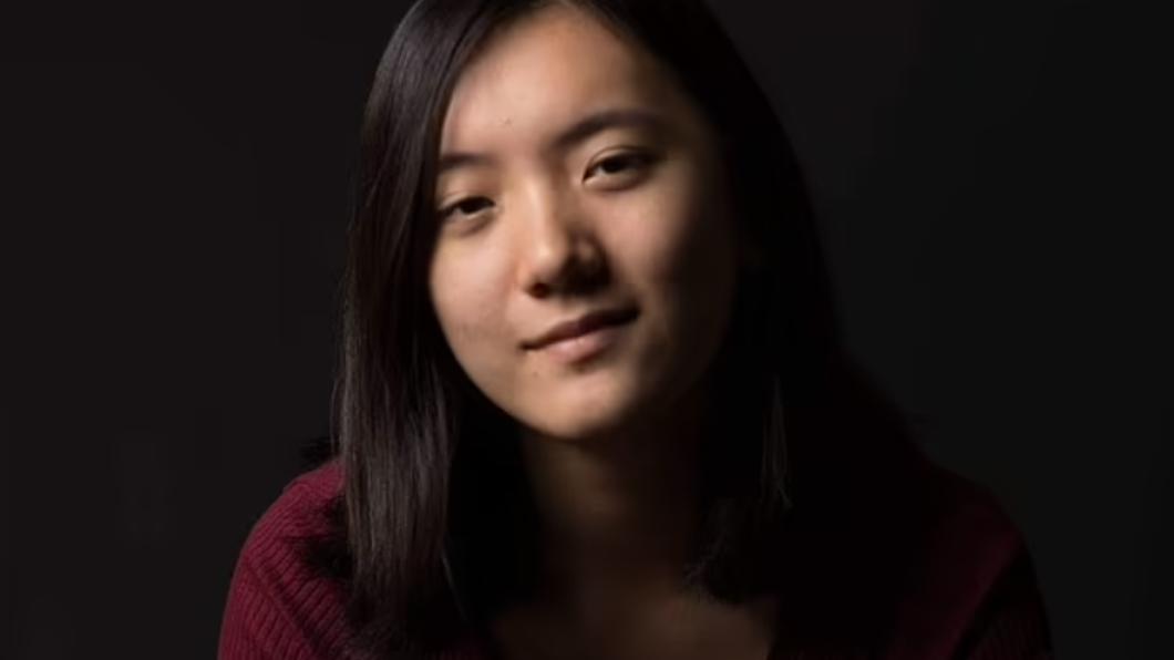 22歲Kelsey Chang被推落谷後幸運只受輕傷。(圖/翻攝自《每日郵報》)