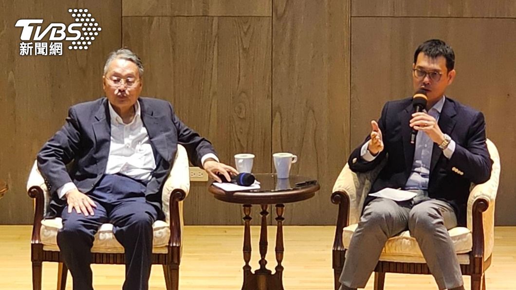 施振榮父子同台演講 盼政府擁抱AI解決資安人才短缺