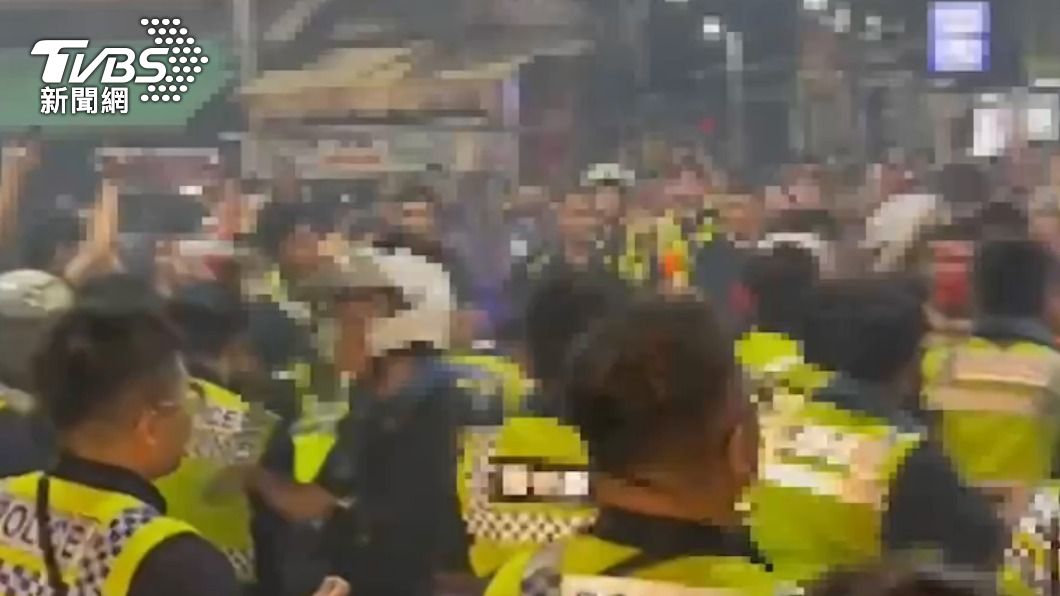 新莊地藏庵遶境首日衝突！不滿參拜遭拒 醉男遭警管束