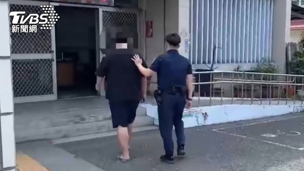 警方將其依法送辦。（圖／TVBS）