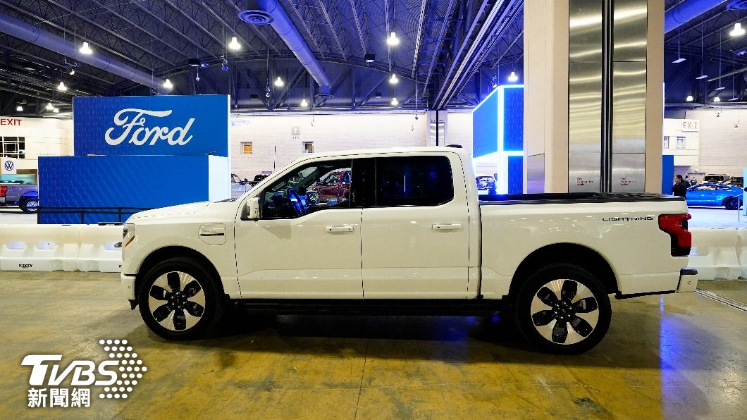 一推出就掀起熱銷的福特F-150純電貨卡。(圖/達志影像美聯社)