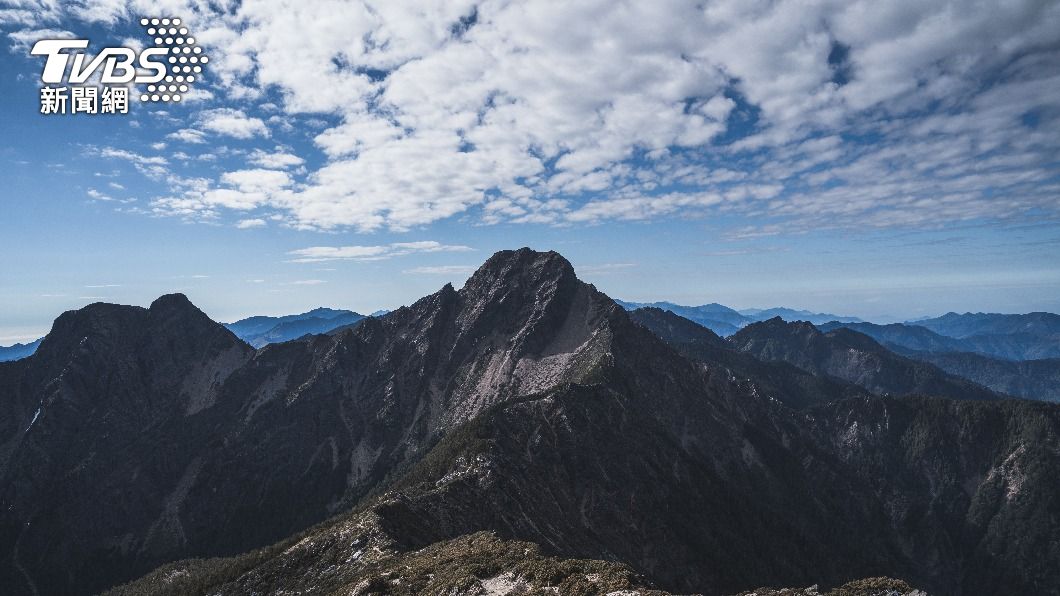 玉山壯麗景象吸引許多人登山。(示意圖/shutterstock達志影像)
