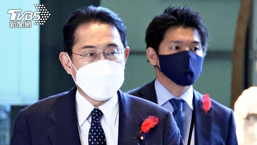 岸田文雄與長男岸田翔太郎。(圖/達志影像美聯社)