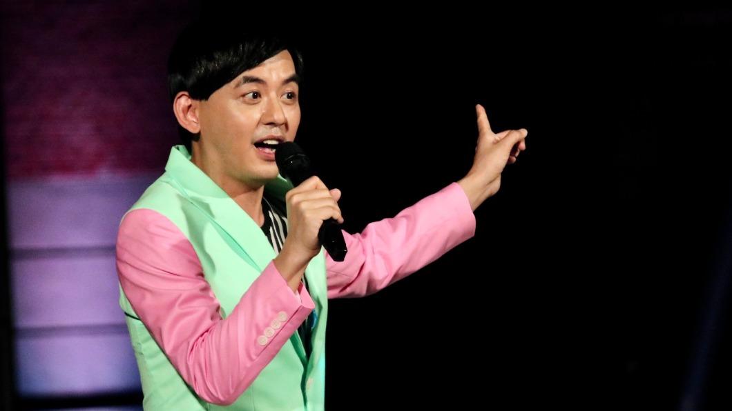 黃子佼承認性騷的同時發表「毀滅式爆料」。（圖／翻攝自@黃子佼　微博）