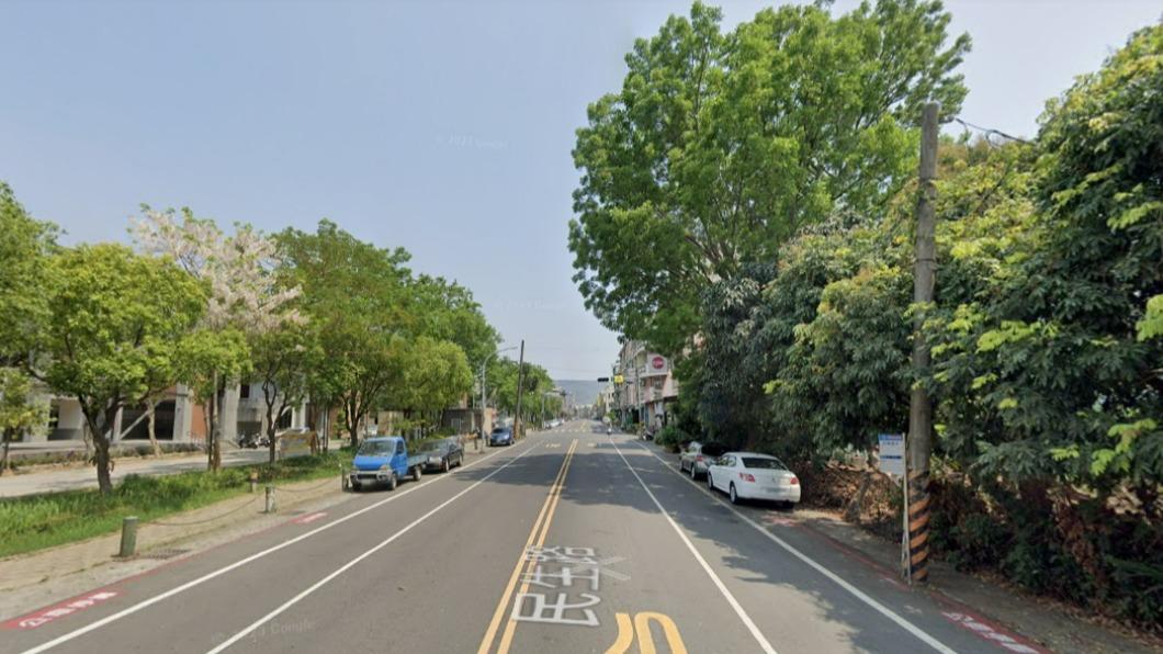 女大生超車自撞路樹!臉部變形亡 父母怒告高市府獲賠