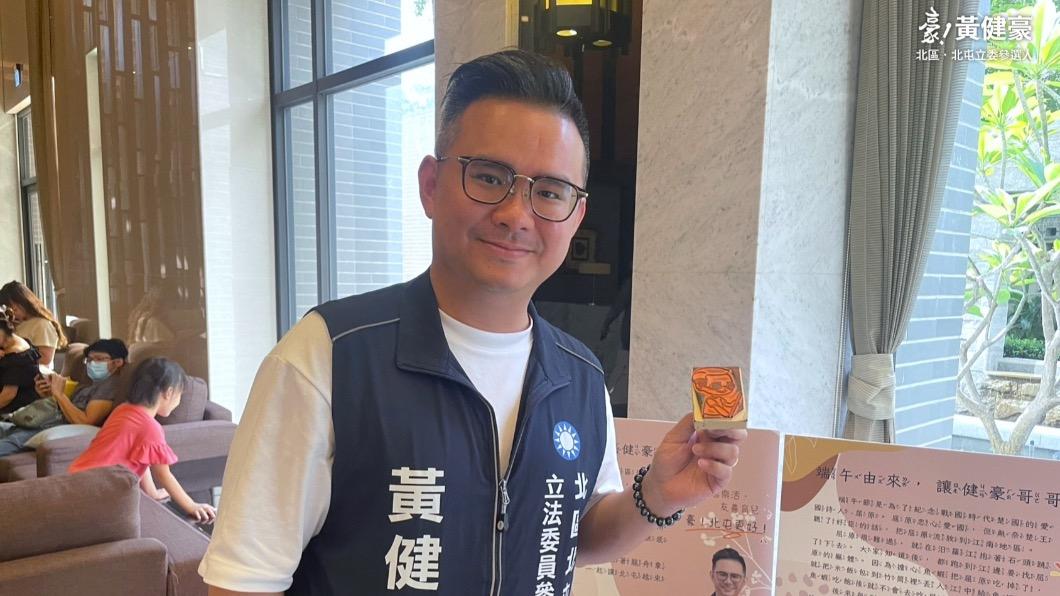 身為新手爸的黃健豪,經常在臉書上曬小孩。(圖/翻攝黃健豪粉專)