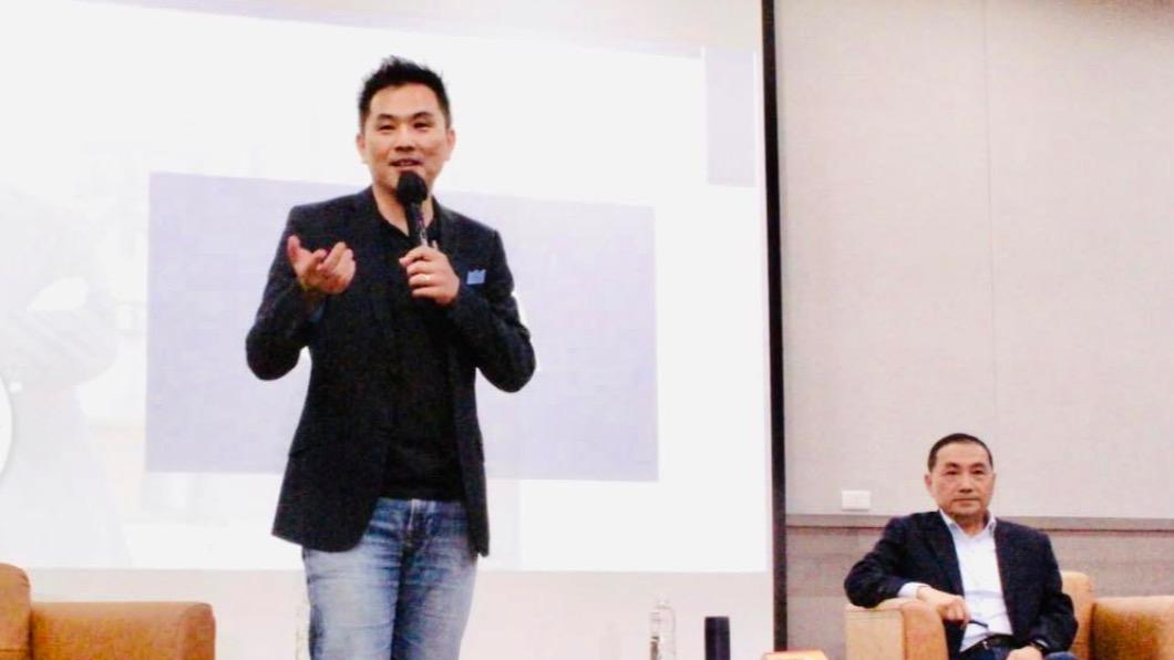 陳以信昨晚主持侯友宜在台大學生座談。(圖/翻攝陳以信粉專)