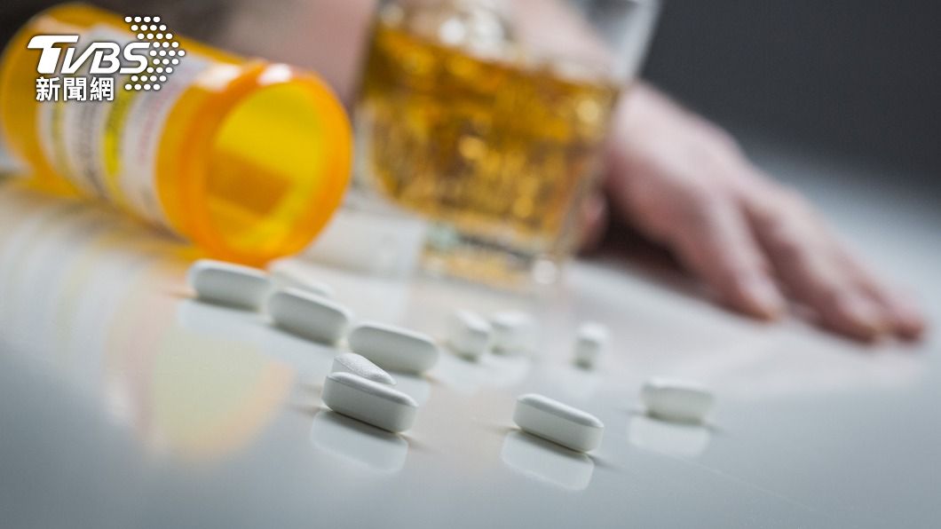 名人圈恐遭「酒精、藥物」副作用反噬。(示意圖/Shutterstock達志影像)