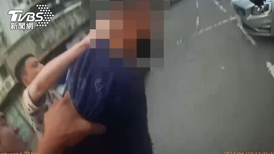 帶5百包毒咖啡北市東區面交　2毒販停車場遭圍堵落網