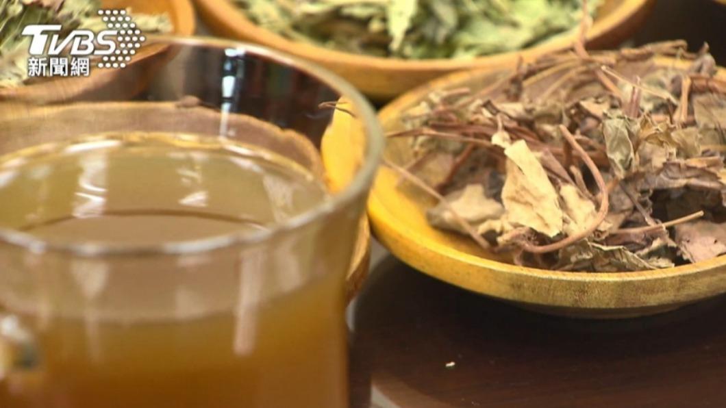 天氣濕又悶好難受!中醫推「4款自製茶飲」:好喝消水腫