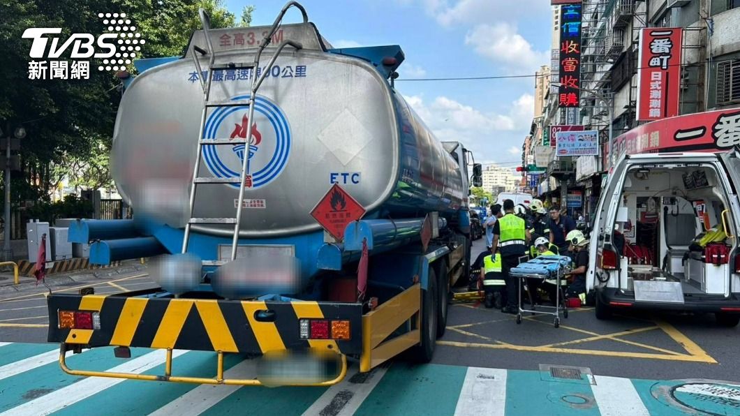 現場為油罐車、腳踏車擦撞。（圖／TVBS）