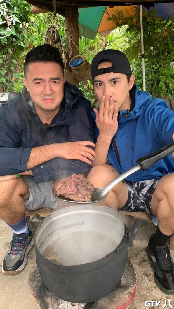 2人都害怕臭肉的味道。（圖／八大提供）