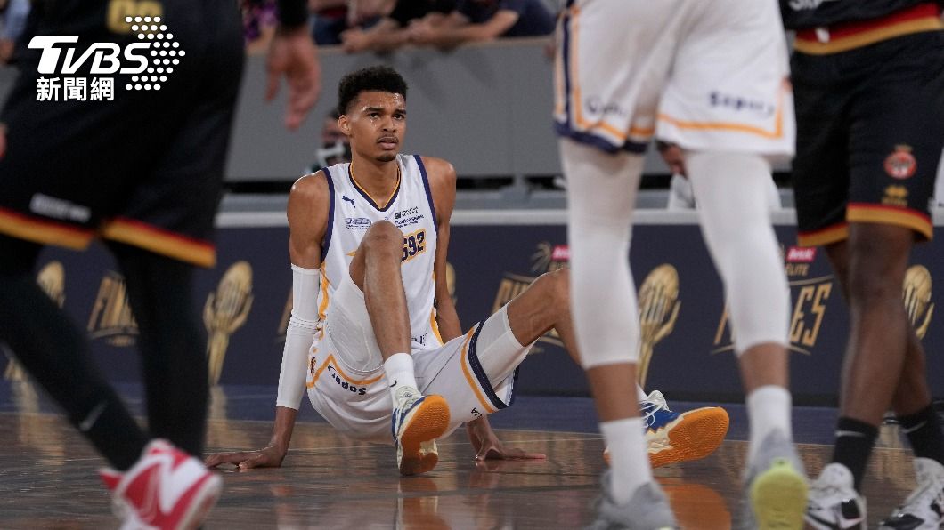 球迷擔憂文班亞馬難以適應NBA的禁區對抗。(圖/達志影像美聯社)