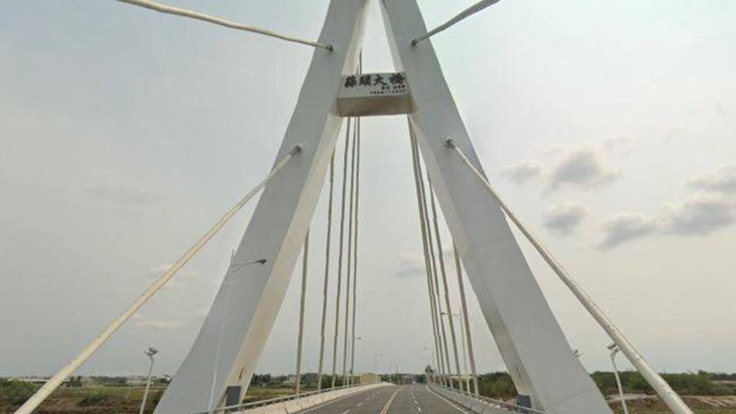 業主說自從「蒜頭大橋」開通後就超旺。(圖/翻攝自Google Maps)