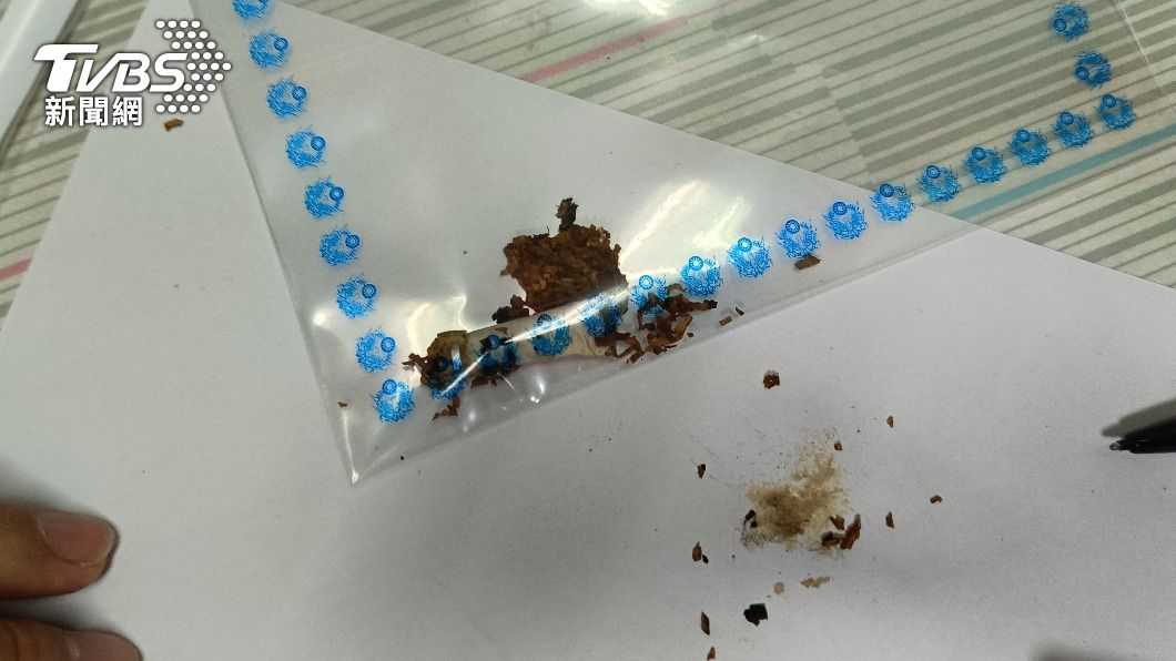 男以為淡水清水祖師遶境人多 竟大街吸K見警竟將毒菸吞口中