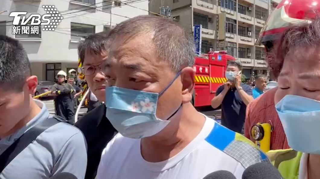 副縣長陳見賢到場關心火警狀況。(圖/TVBS)