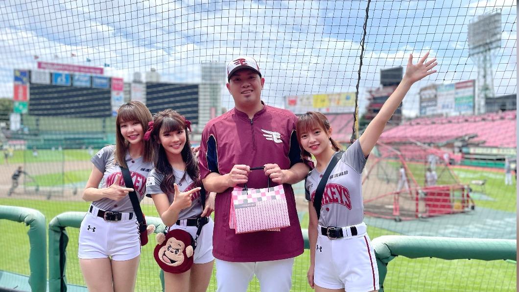 樂天女孩前往日本仙台　送牛軋糖給宋家豪讓隊友超羨慕