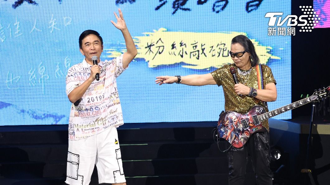 吳宗憲(左)將沈文程的演唱會變成脫口秀。(圖/張哲鳴攝)