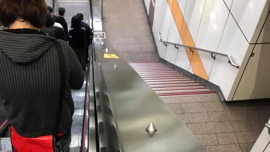 捷運手扶梯「整排尖尖的」！他好奇真實用途　北捷解答了