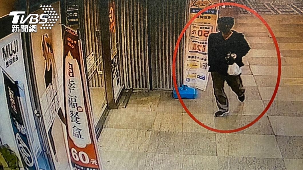嫌犯佯裝成一般顧客上門。(圖/TVBS)