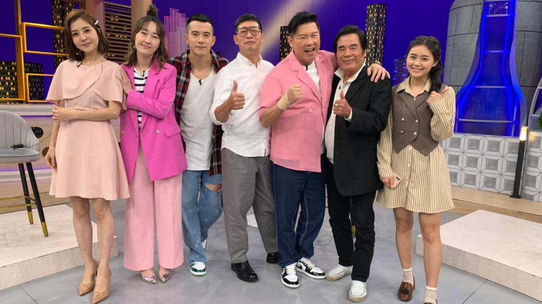 李亮瑾（左起）、巴鈺、紀言愷、馬力歐、曾國城、雷洪、方琦進棚錄影。（圖／衛視中文台提供）