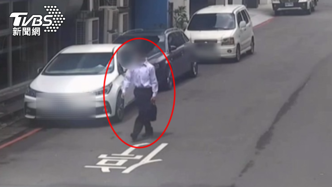 車手和女子相約超商面交。（圖／TVBS）