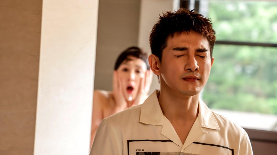 張立昂在片中闖入劉奕兒房間。(圖/三立提供)