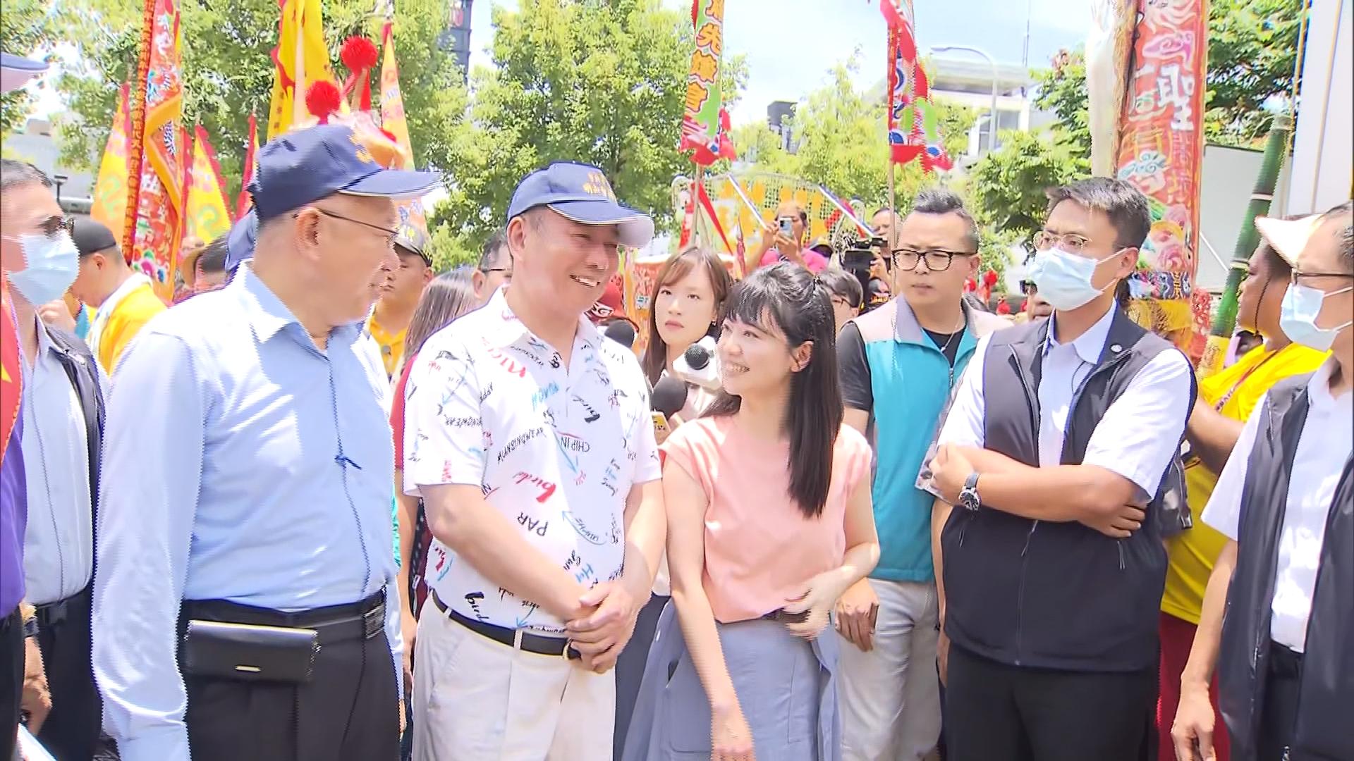 高嘉瑜與柯黏緊緊　柯笑虧：妳票都丟光了