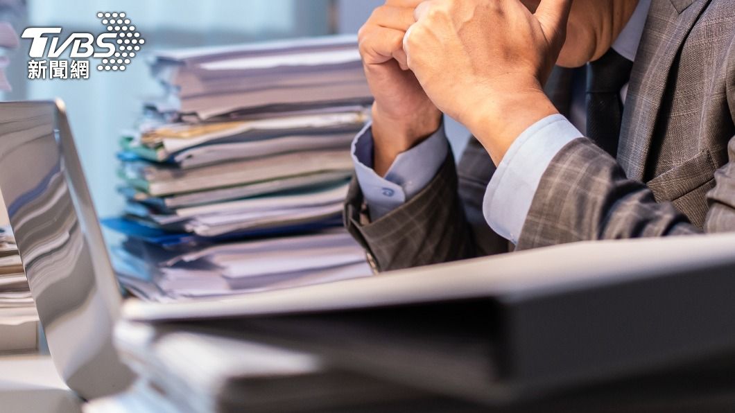 過來人回應感慨出社會薪水不高大多是「文組悲歌」。(示意圖/Shutterstock達志影像)