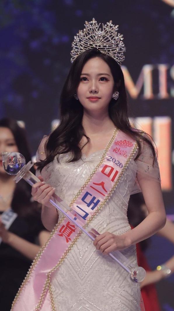 李妍濟擁有亮麗外表,曾獲選韓國大邱小姐。(圖/翻攝自李妍濟IG)